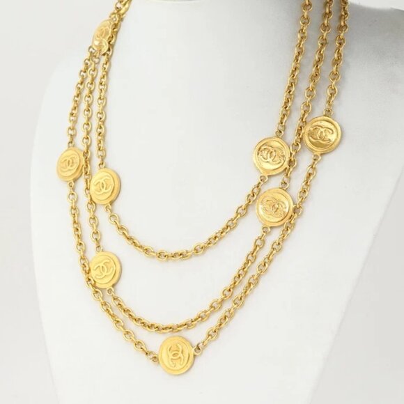 CHANEL CC Logos Coin charm 1980's Vintage long Necklace 70" Gold Tone Auth - Picture 3 of 7